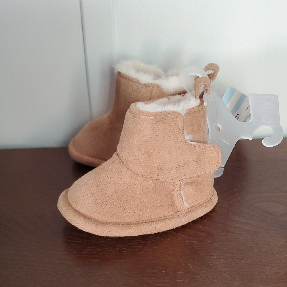NWT Cat & Jack Baby Girl Suede Boots Size 0-3 Months - Picture 3 of 6